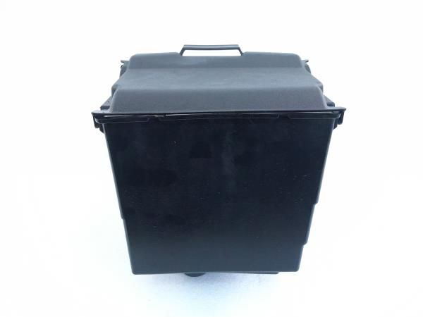 Base / caixa da bateria FORD Focus III