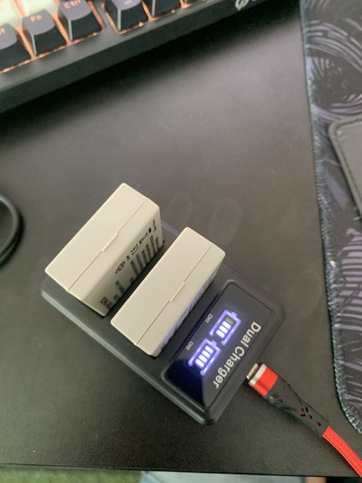 зарядний пристрій (Dual Charger) для акумуляторів Canon LP-E8