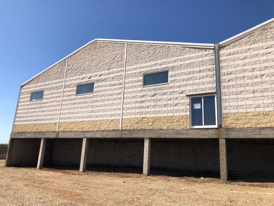 Arrenda-se Armazém Monforte