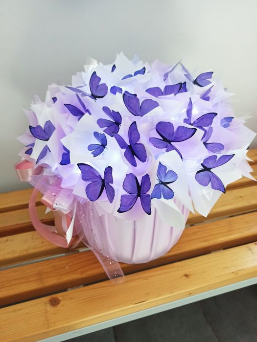 Букет з 55 метеликів з підсвіткою. Букет из бабочек с подсветкой.