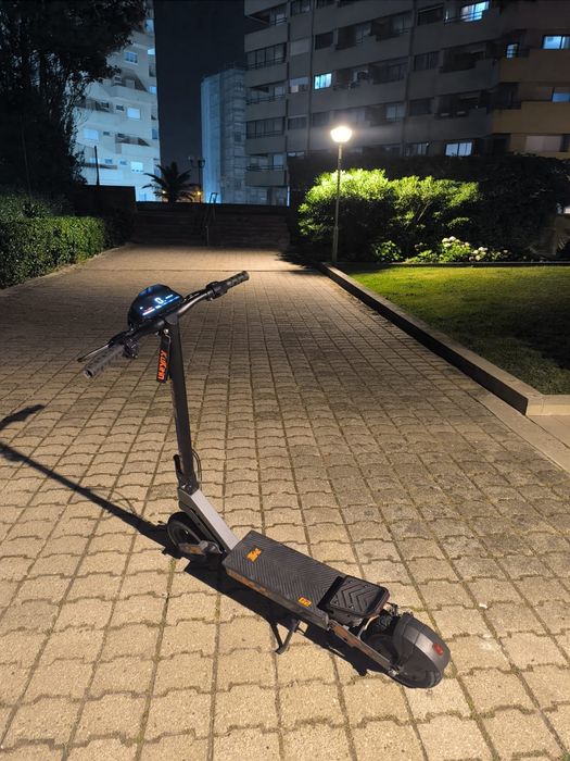 Vendo esta andar bem so precisa trocar pneu trás