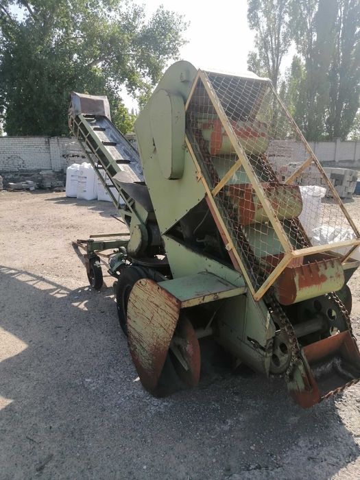 Ковшевий навантажувач КШП-6 з довгою стрілою