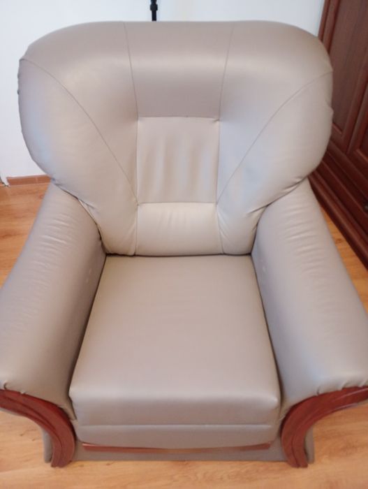 Fotel z ekoskóry ze schowkiem