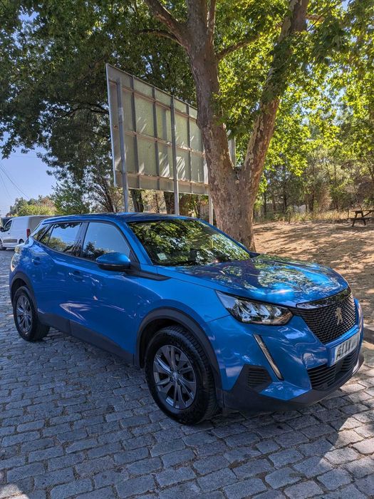 Carro peugeot 2008 SUV com 89.000kms, azul metalizado, bom estado