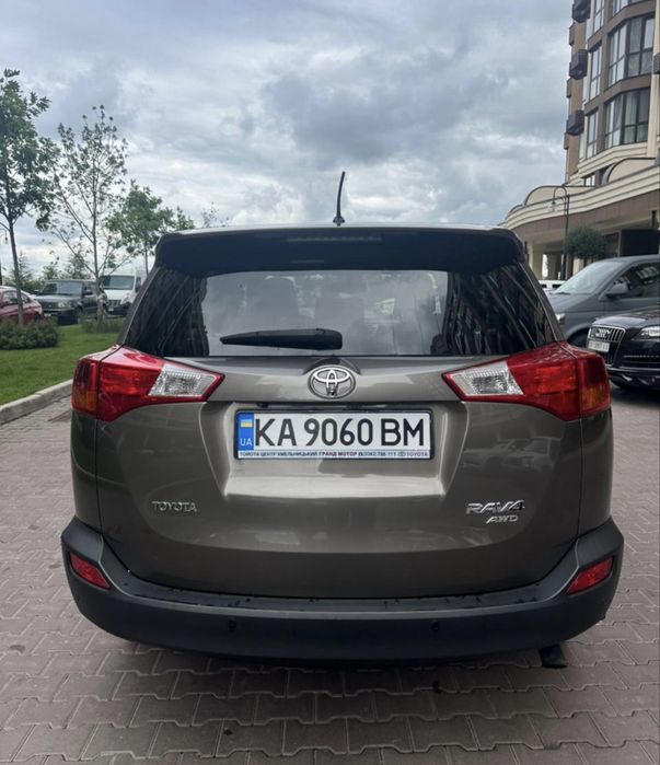 Продам Toyota RAV4