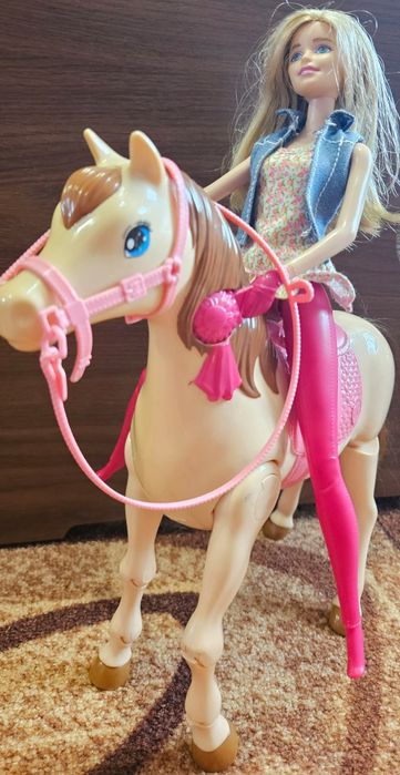 Лялька Барбі інтерактивна