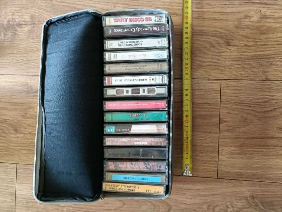 Etui na kasety magnetofonowe futerał PRL DDR