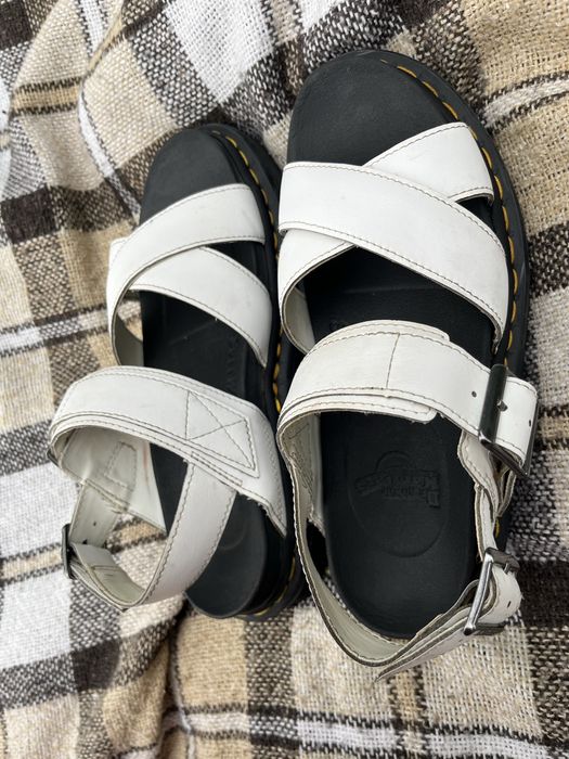 Білі сандалі Dr. Martens Voss II 38 розмір