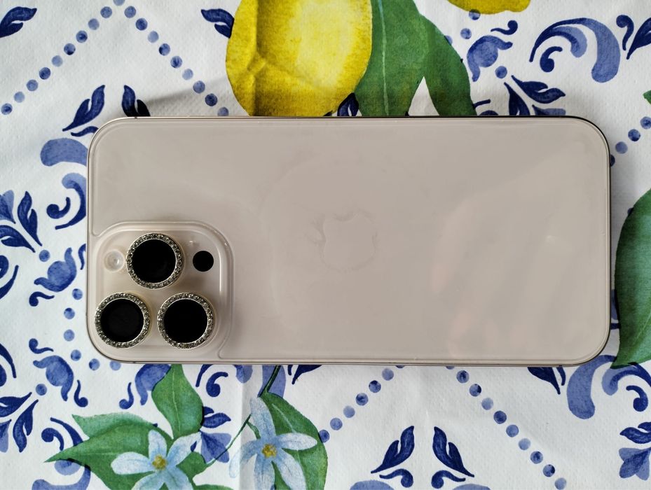 Iphone 16 pro max + etui  + szkła na aparat