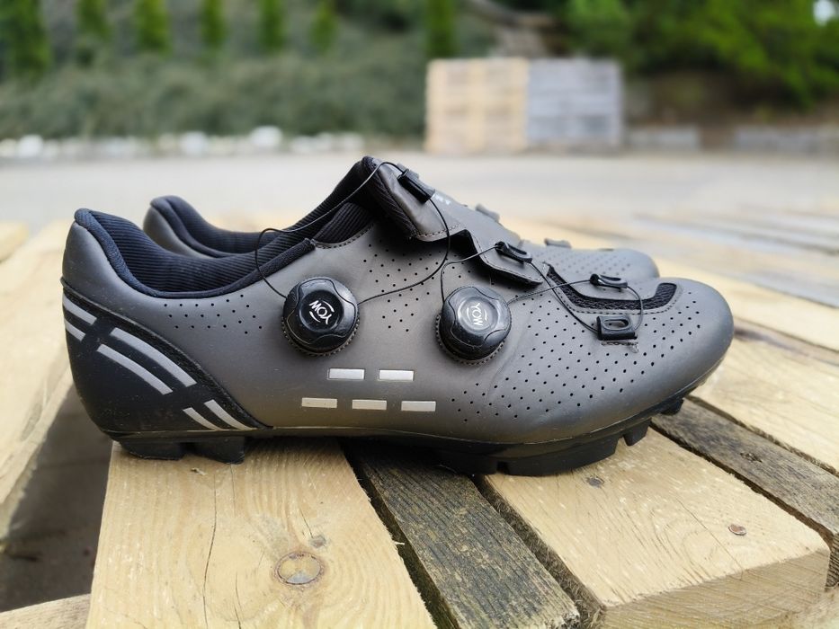 Buty rowerowe wpinane