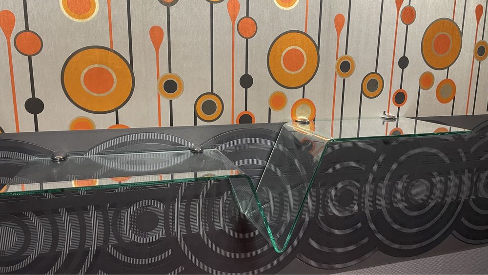 Стеклянная полка