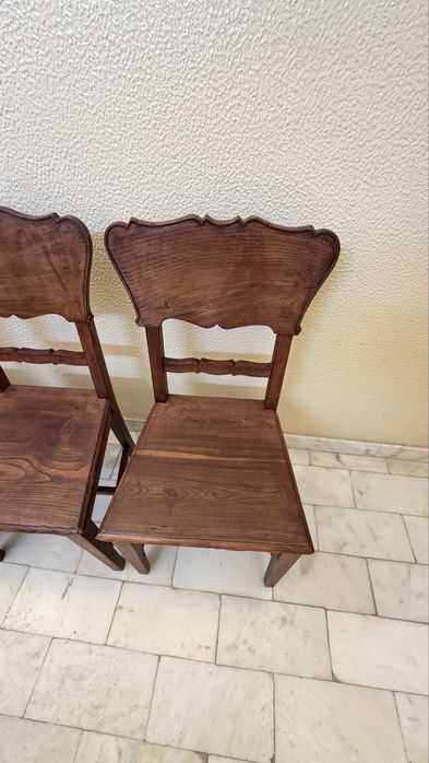 Mesa + 4 cadeiras de madeira maciça artesanal