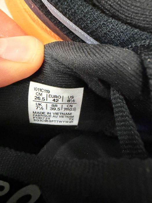 Кросівки бігові Asics NOVABLAST 5 LITE-SHOW 42 (26.5 см)