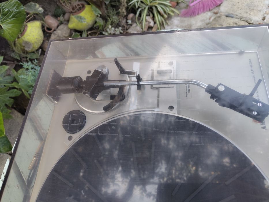 Gira discos Akai AP-B20C