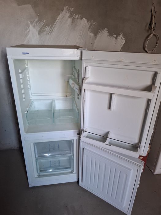 Продам холодильник Liebherr висотою 160