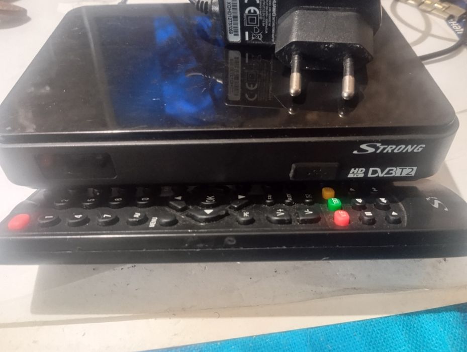 ТВ-ресивер DVB-T2 Strong SRT 8501