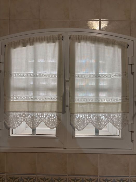 Vendo sacadas, portas e sofás. Tudo individual