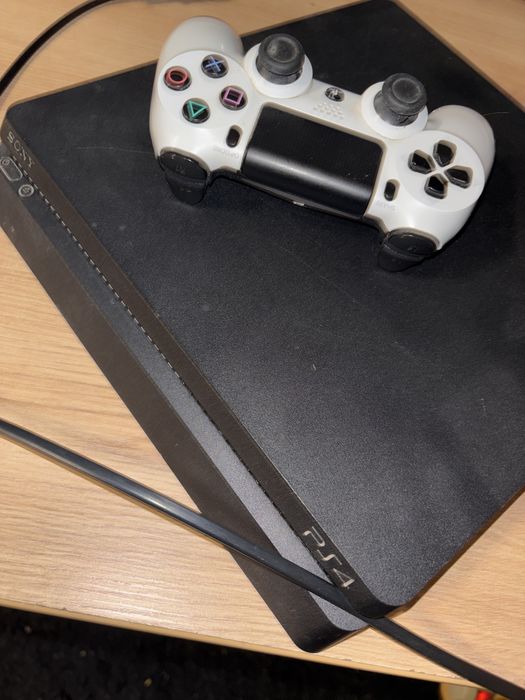 Playstation 4 Slim