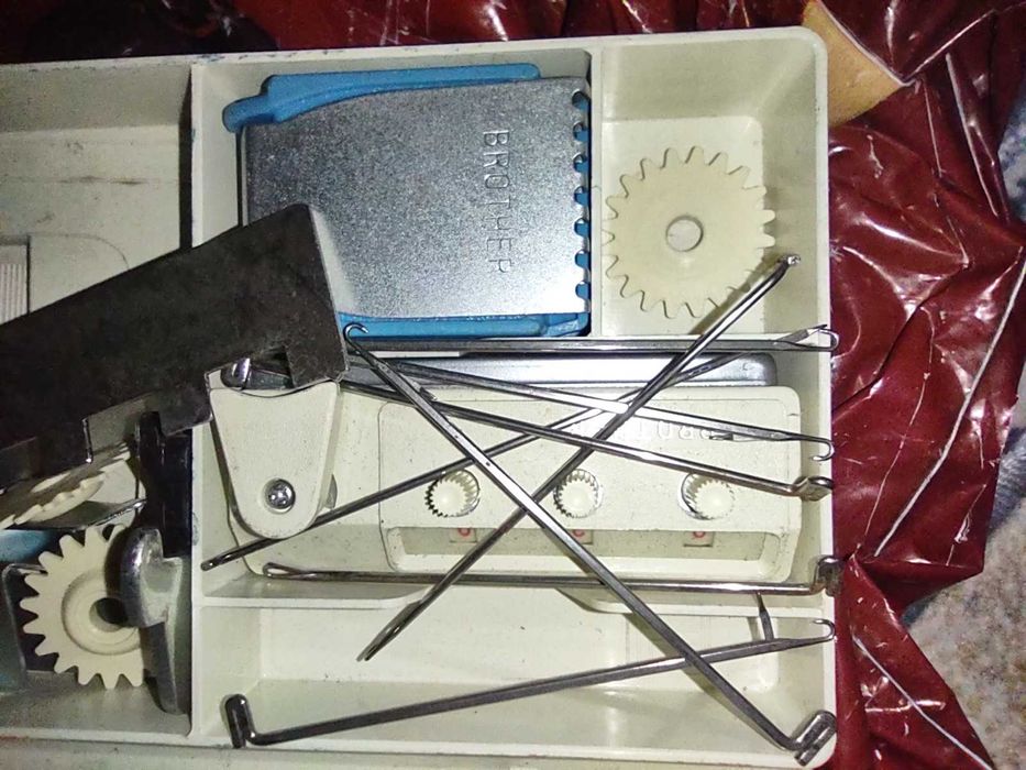 Maszyna dziewiarska Brother KH-588