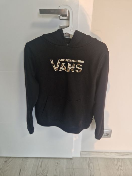 czarna bluza Vans 164