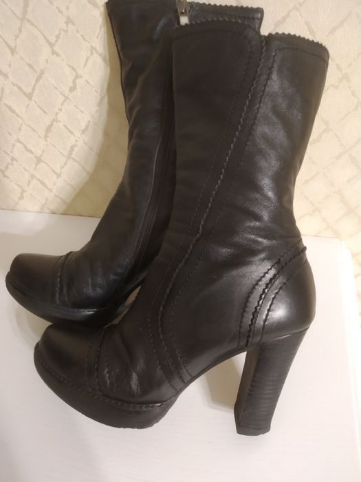 Ботильйони  шкіра розмір 39