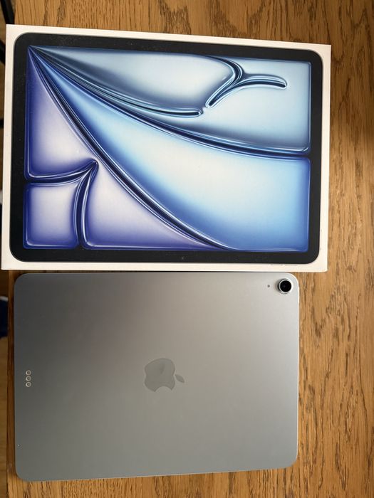 Tablet Aplle iPad Air 11 M3 ! Z Magic Keybord i rysikiem w zestwie
