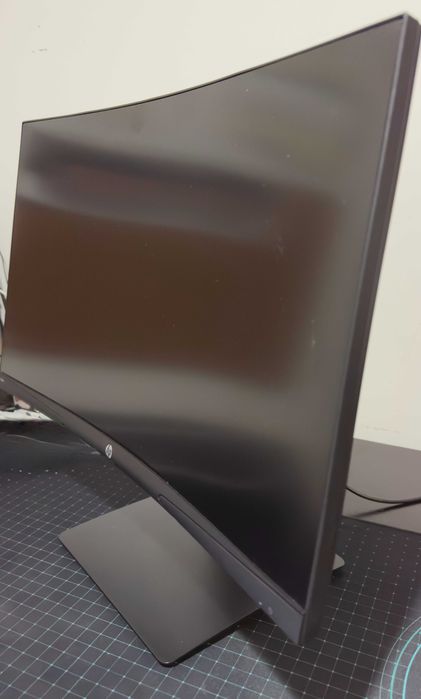 Setup Gaming Completo - PC RTX 3060 Ti + Monitor HP Curvo 144Hz (Excelente Estado)