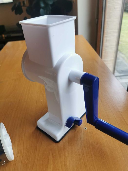 ręczna tarka do warzyw