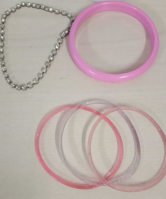 Fios, pulseiras e brincos, lote todo por 5€
