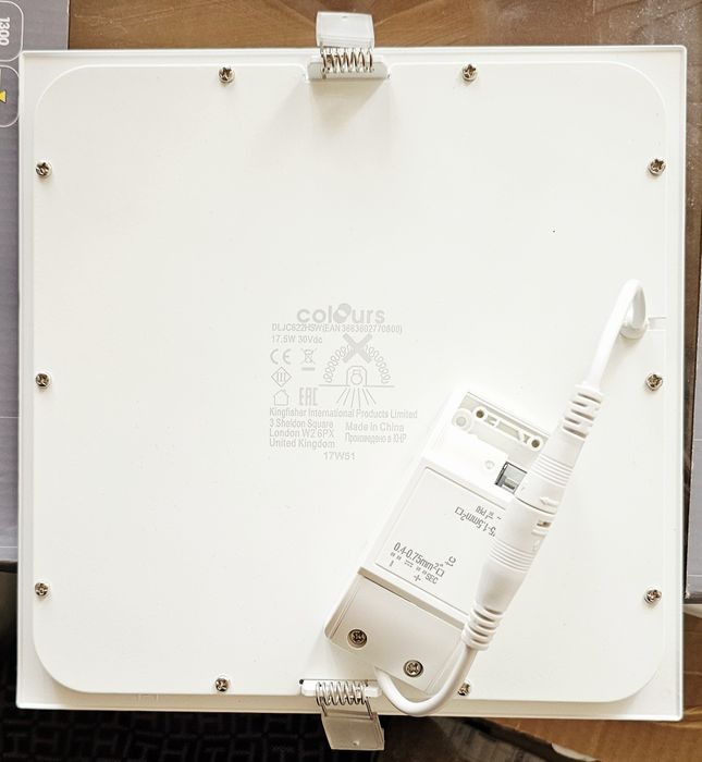 Nowy plafon, lampa sufitowa, oświetlenie wnękowe LED