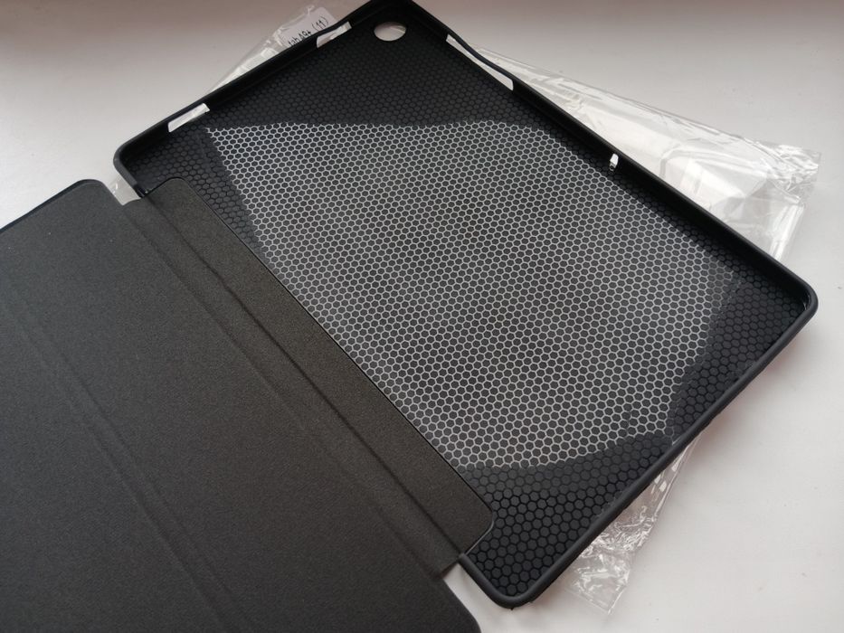 Чехол на планшет Samsung Galaxy Tab A11Plus 
Новий.