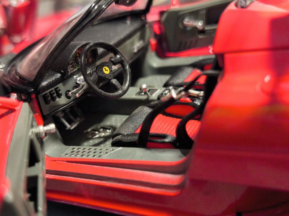 Ferrari F50 Roadster 1:18 by Bburago