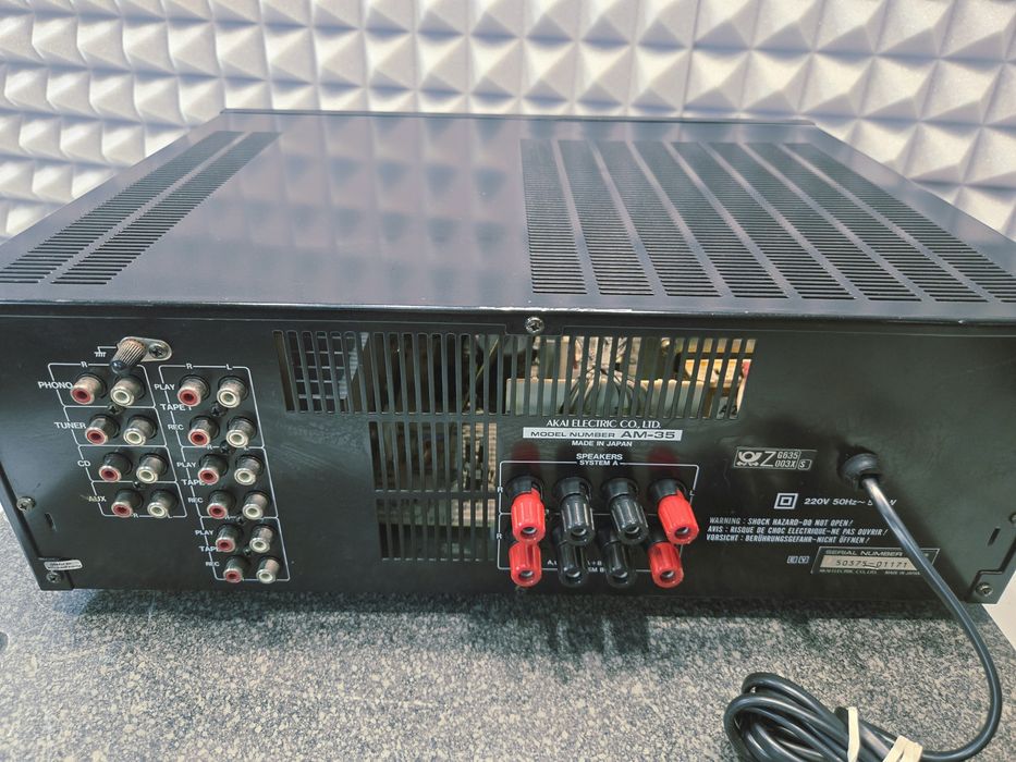 AKAI AM 35, wzmacniacz
