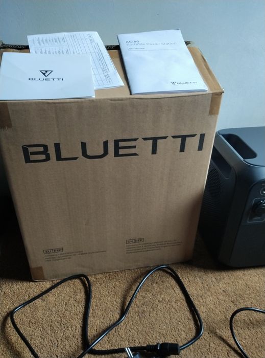 зарядна станція Bluetti AC180