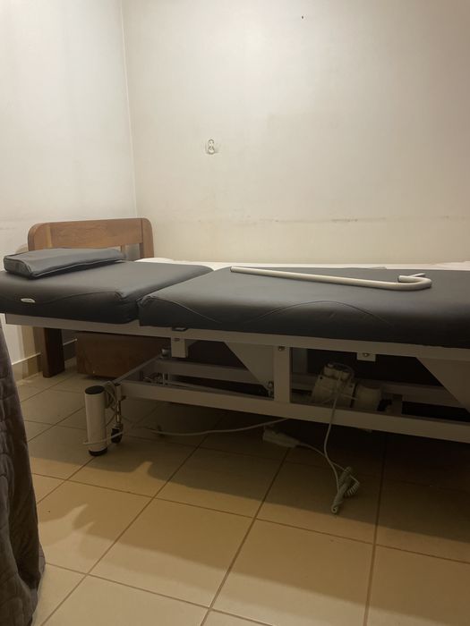 Stół do masażu i rehabilitacji elektryczny