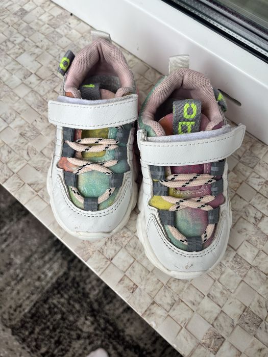 Кросівки для дівчинки