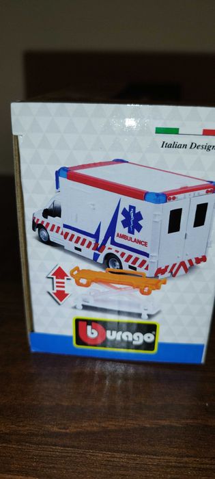 Bburago Municipal VEHICLES Ambulance With STRETCHER Burago.