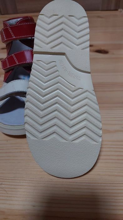 Нові ортопедичні босоніжки розмір 35 устілка ВП-2