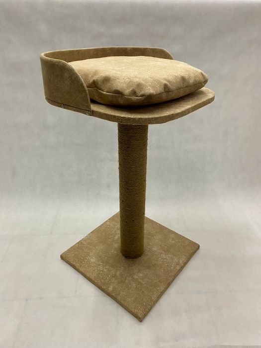 Drapak z platformą Nowe, ręcznie robione legowisko na słupku