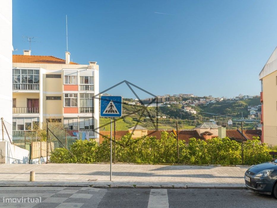 Terreno para construção de prédio em Odivelas
