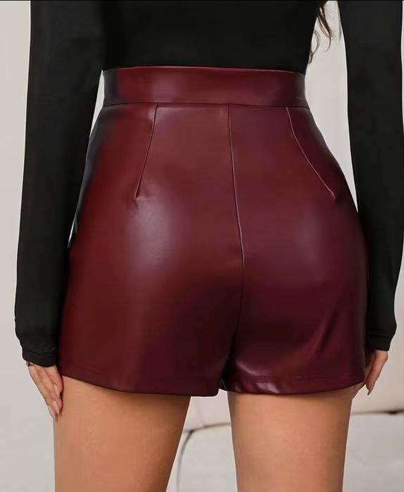 Жіночі шорти з високою талією з еко шкіри