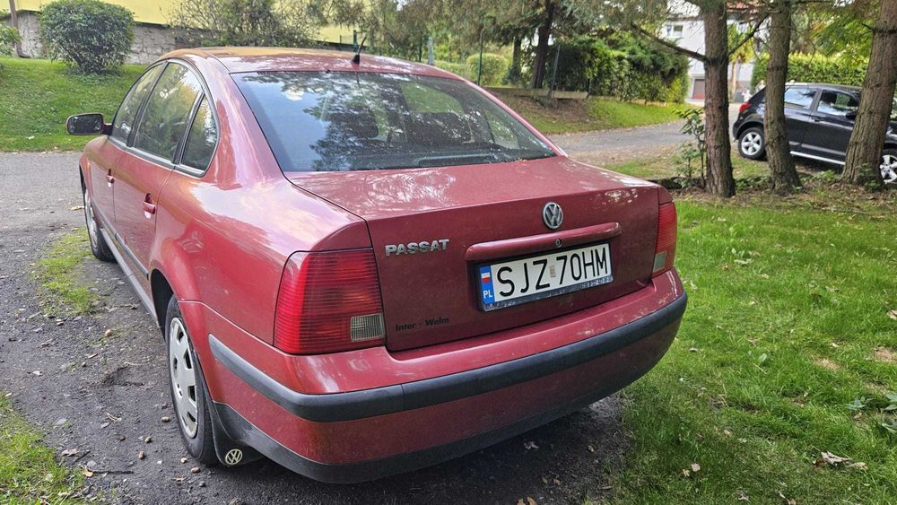 VW Passat 1.6 benzyna 1998 r.