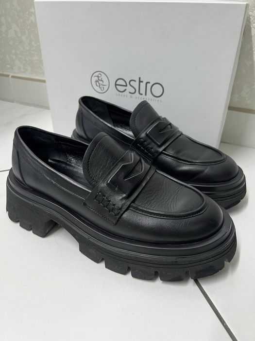 Лофери жіночі Estro
