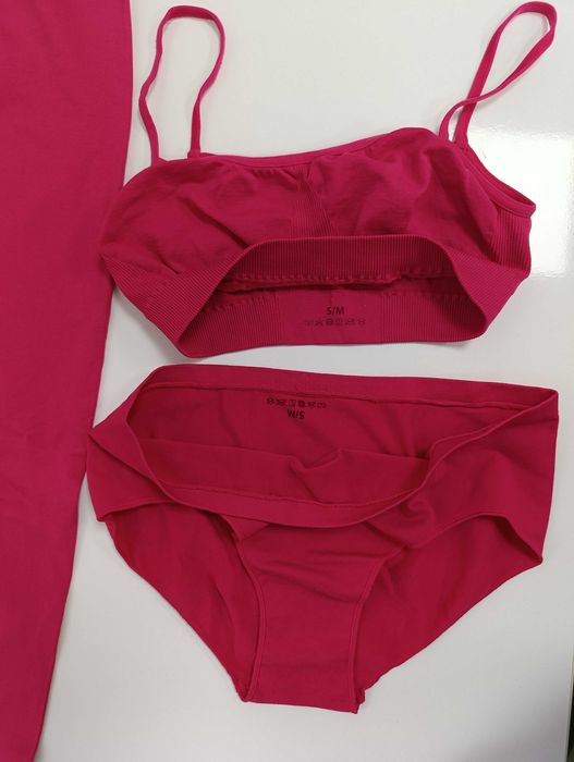 Продам лосины, топ, трусики. Размер S - M