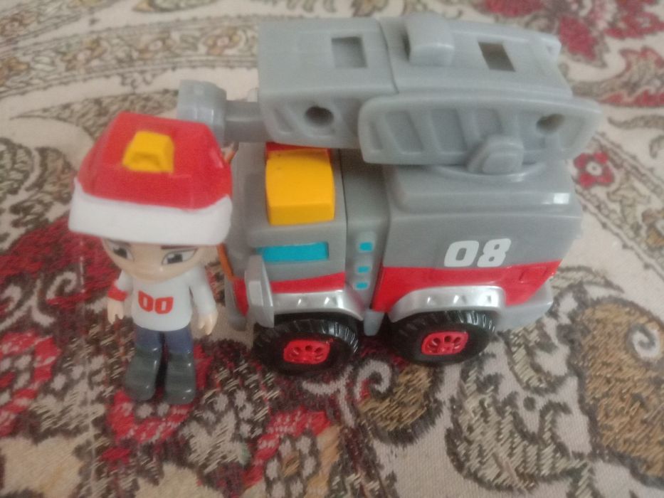 Герої мультика, Рев і Рамбл