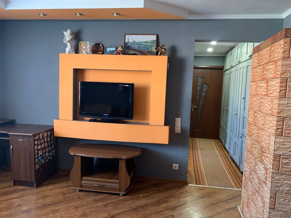 Здається будинок в Лазещині