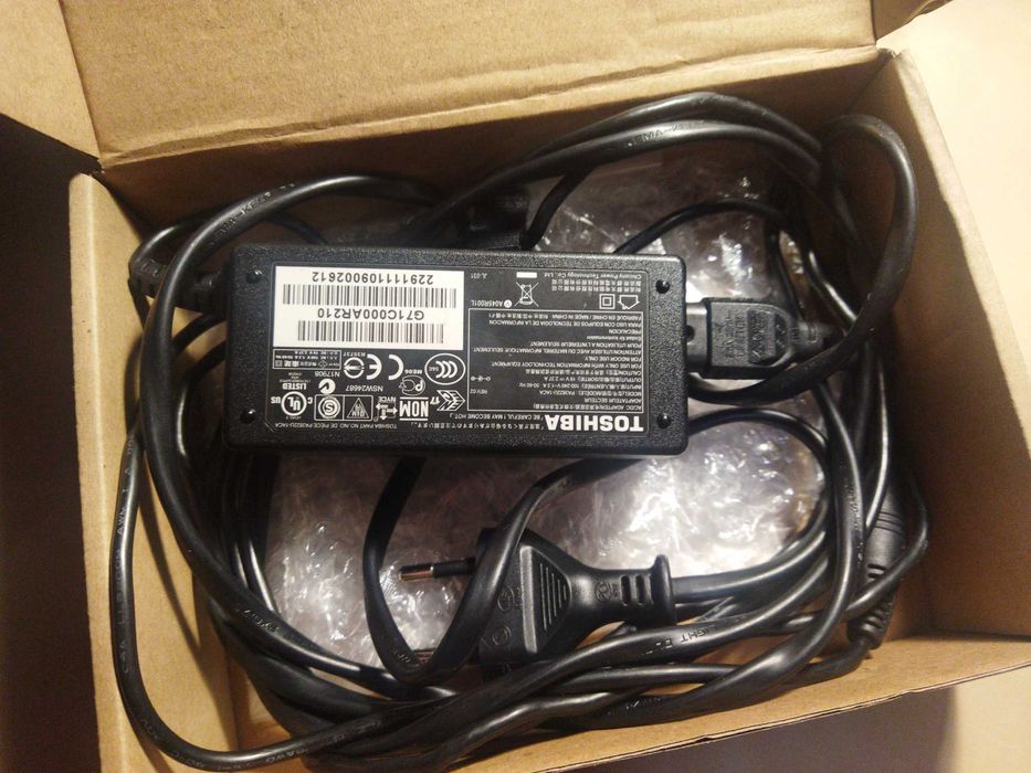 Portátil Toshiba satellite C660D-1C7