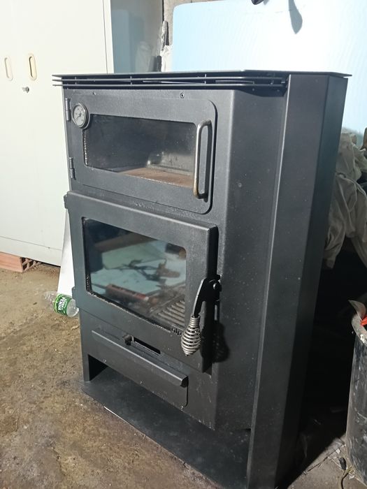 Salamandra de canto a lenha