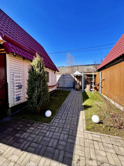 Продаж  2х поверхового будинку в місті, причал # 5, р-н 700 річчя
