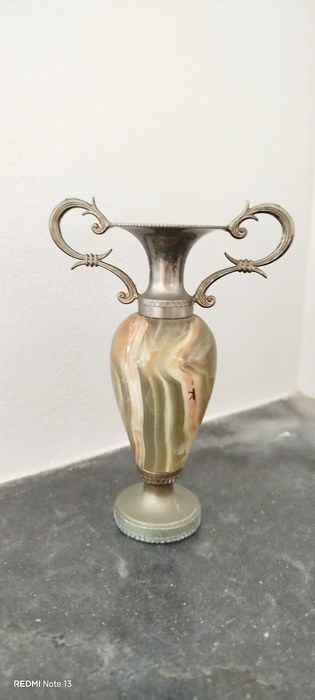 2 vasos em Onix e metal
